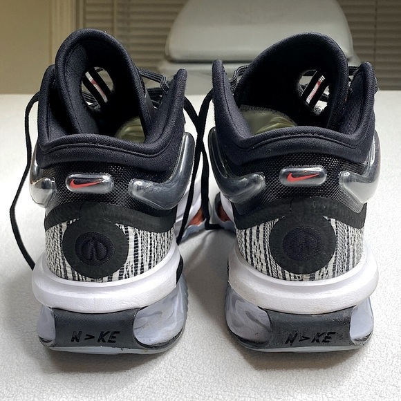 Nike Air Zoom GT Jump 2 EP 'White Black'
Size (9) - Picture 6 of 13